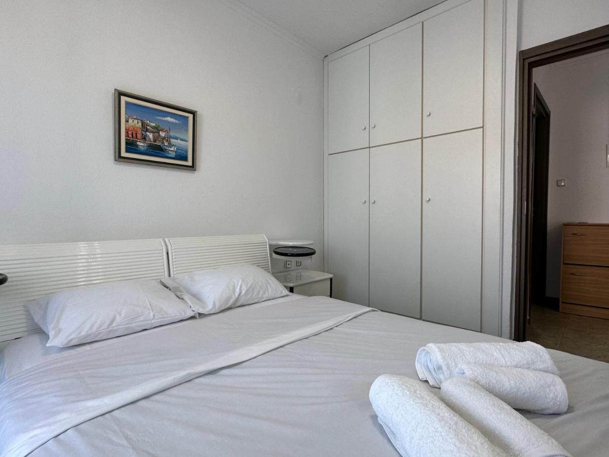 Emerald Seaside Apartment In Pefkohori Пефкохори Екстериор снимка